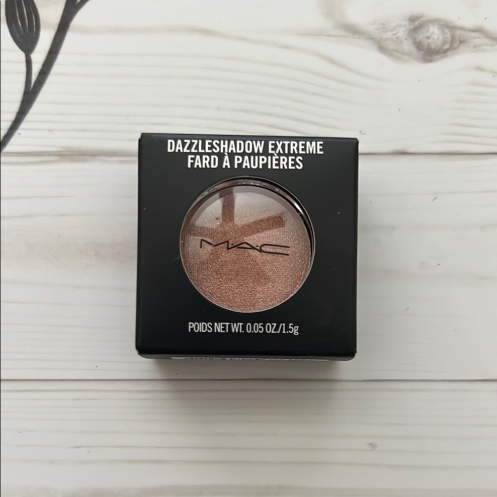 MAC Cosmetics Gold Eyeshadow Shimmering Compact